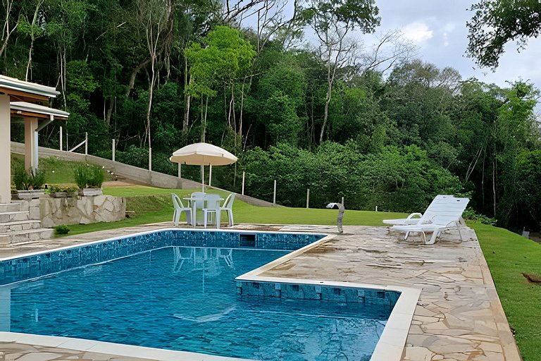 Chacara em Ibiuna: Sol, Piscina e Natureza