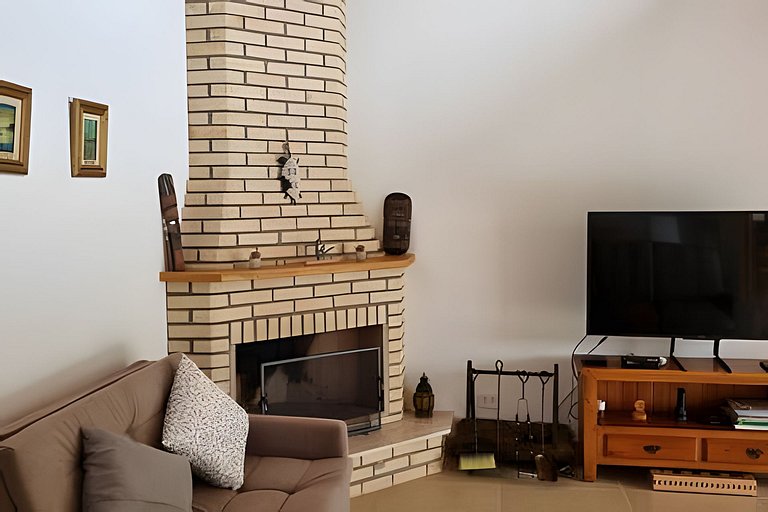 Chacara em Ibiuna: Sol, Piscina e Natureza