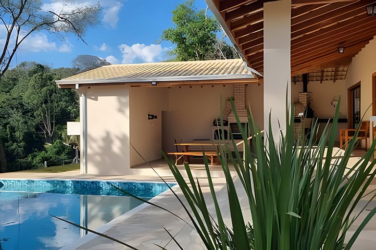 Chacara em Ibiuna: Sol, Piscina e Natureza