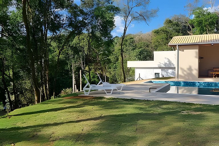 Chacara em Ibiuna: Sol, Piscina e Natureza