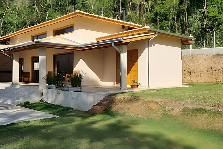 Chacara em Ibiuna: Sol, Piscina e Natureza