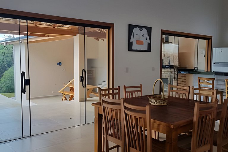 Chacara em Ibiuna: Sol, Piscina e Natureza