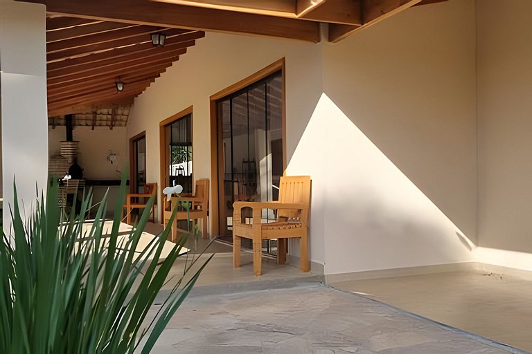 Chacara em Ibiuna: Sol, Piscina e Natureza