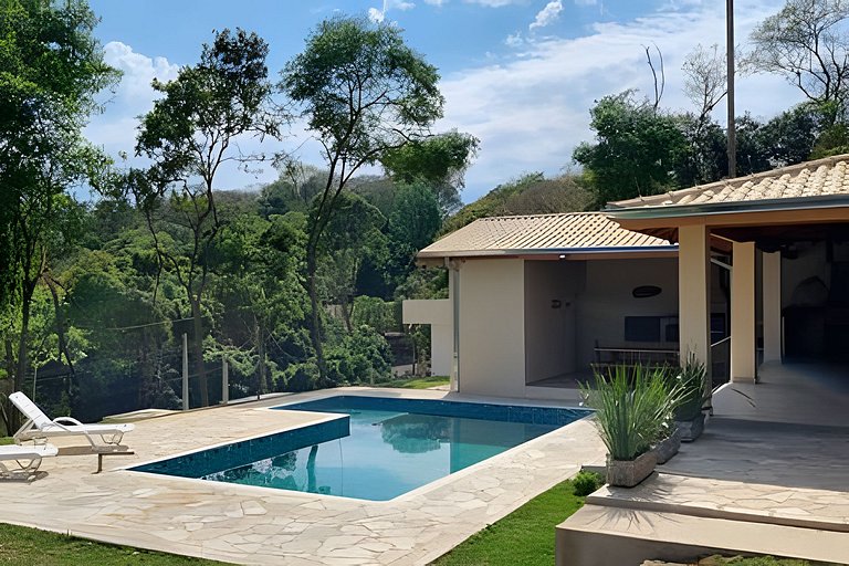 Chacara em Ibiuna: Sol, Piscina e Natureza