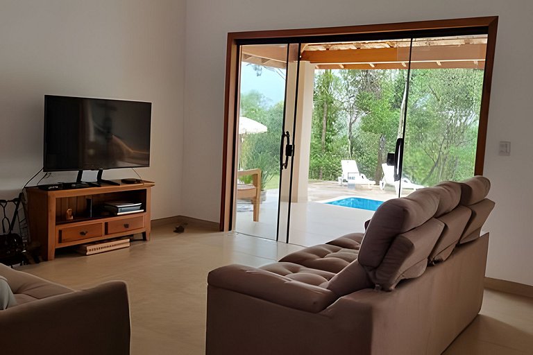 Chacara em Ibiuna: Sol, Piscina e Natureza