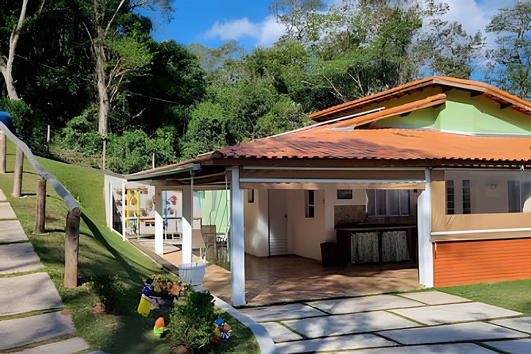 Chácara com Bela Vista em Ibiuna - cond fechado