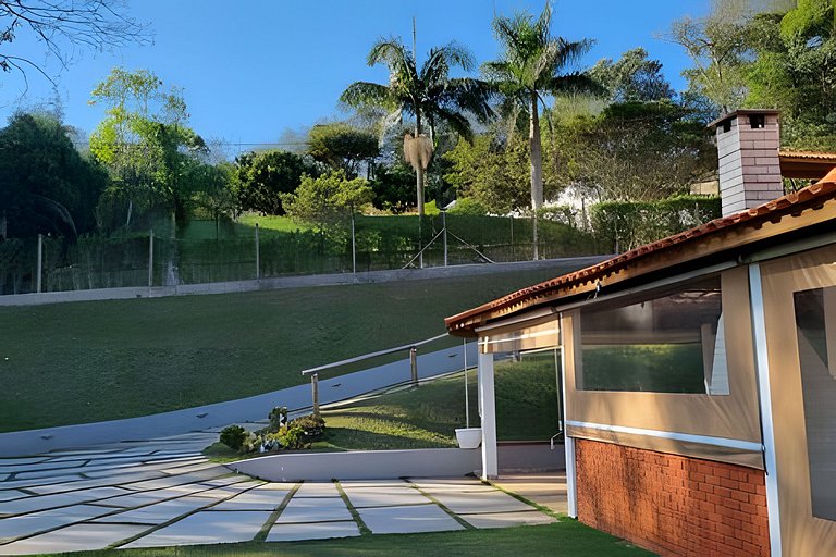 Chácara com Bela Vista em Ibiuna - cond fechado