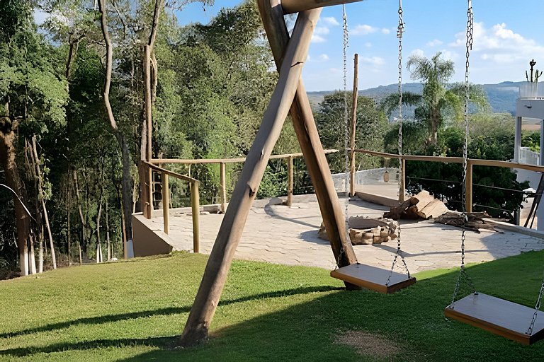 Chácara com Bela Vista em Ibiuna - cond fechado