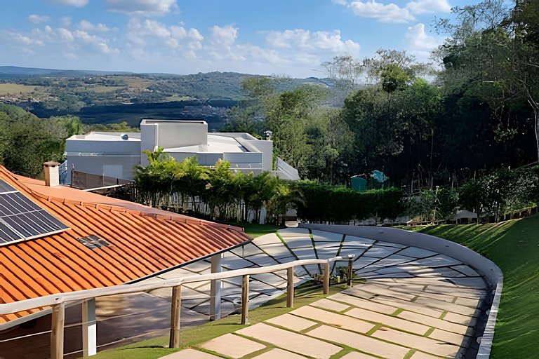 Chácara com Bela Vista em Ibiuna - cond fechado