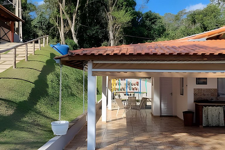 Chácara com Bela Vista em Ibiuna - cond fechado