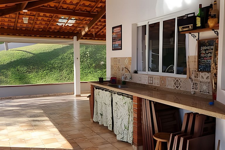 Chácara com Bela Vista em Ibiuna - cond fechado