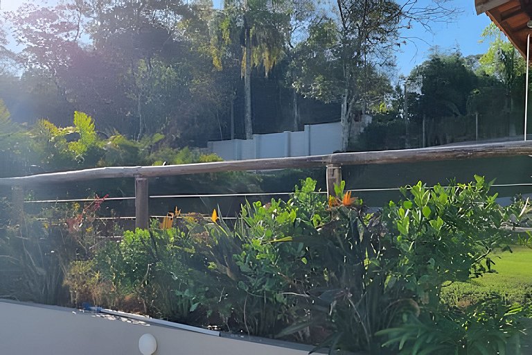 Chácara com Bela Vista em Ibiuna - cond fechado