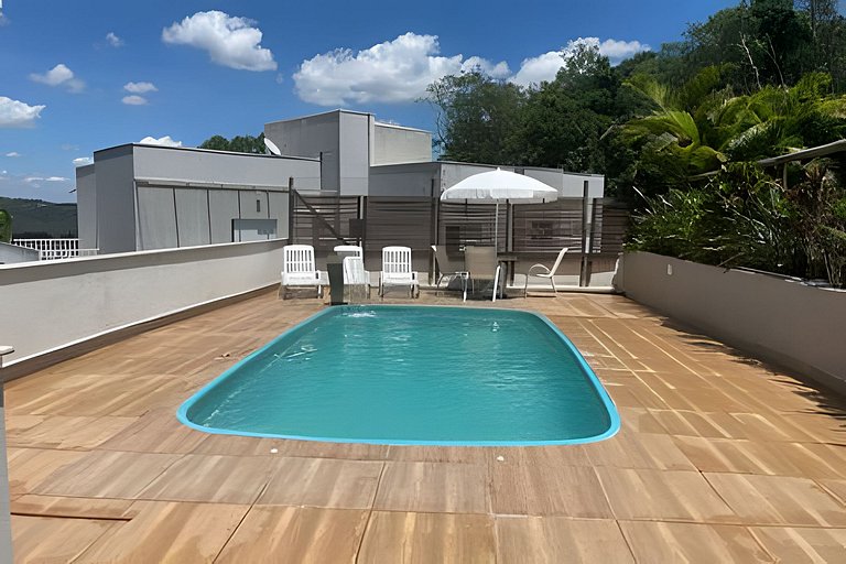 Chácara com Bela Vista em Ibiuna - cond fechado