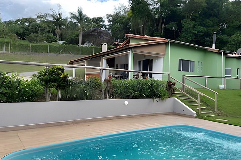 Chácara com Bela Vista em Ibiuna - cond fechado