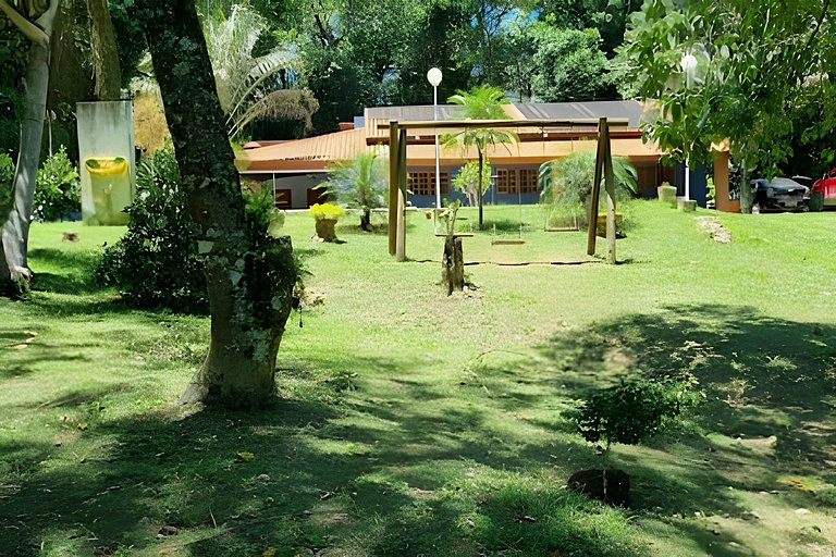 Casa de Campo em Ibiuna em meio à natureza
