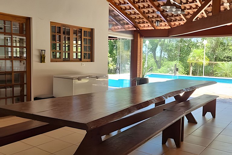 Casa de Campo em Ibiuna em meio à natureza