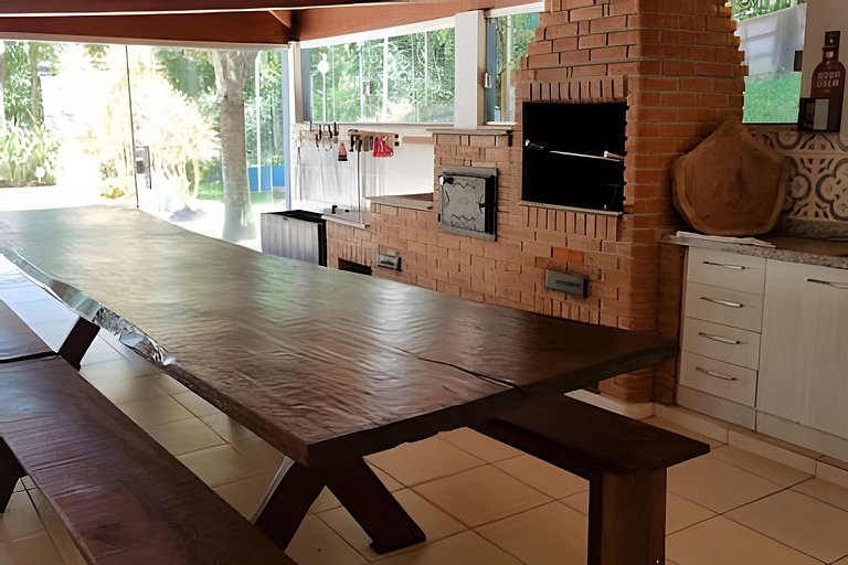 Casa de Campo em Ibiuna em meio à natureza