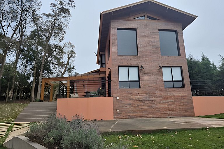 Casa, Pequeno Bosque e vista para Horizonte