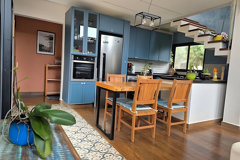 Casa, Pequeno Bosque e vista para Horizonte