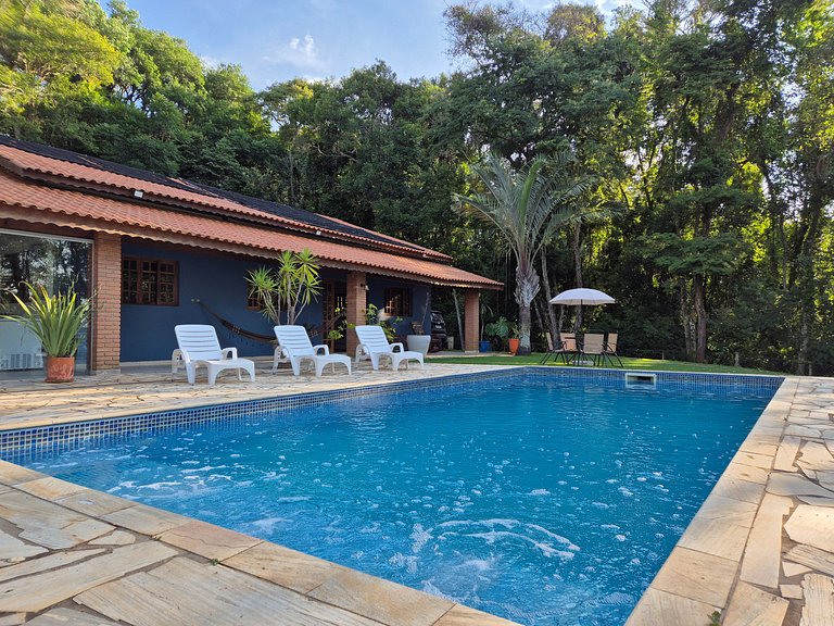 Casa de Campo em Ibiuna em meio à natureza