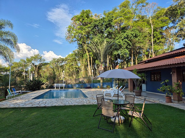 Casa de Campo em Ibiuna em meio à natureza