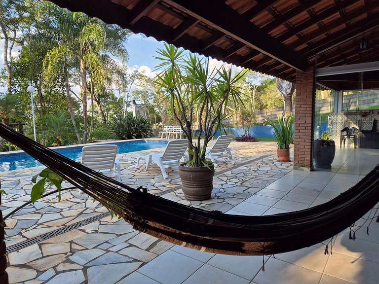 Casa de Campo em Ibiuna em meio à natureza